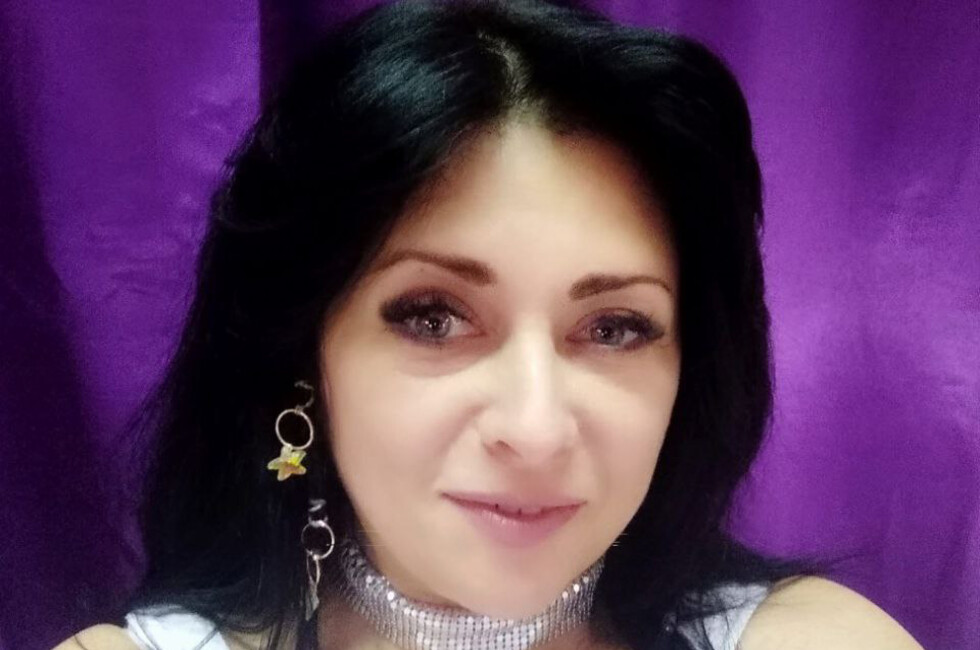 100 шагов назад текст. Песня не прощается с тобой. Не плачь алиса текст. Но она не моя песня. Певица аннет сай.