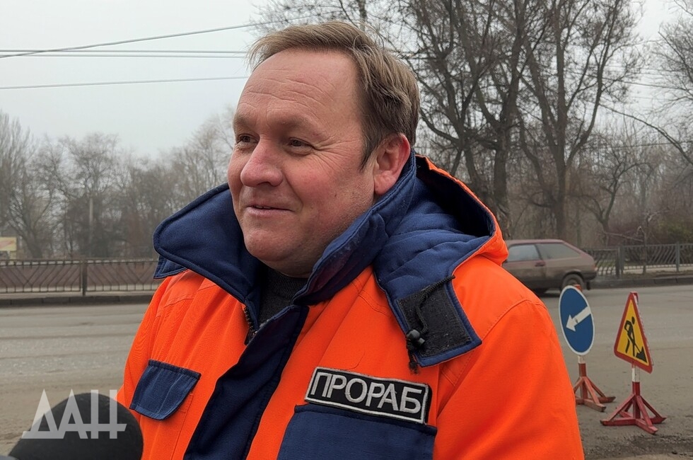 Начальник Ворошиловского дорожного участка АГД «ДРСУ» Евгений Осечкин/Донецкое агентство новостей