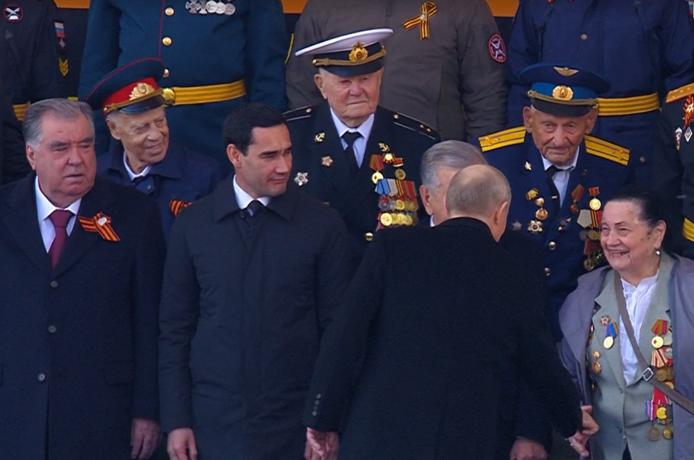 Скриншот трансляции Парада Победы 9 мая 2025