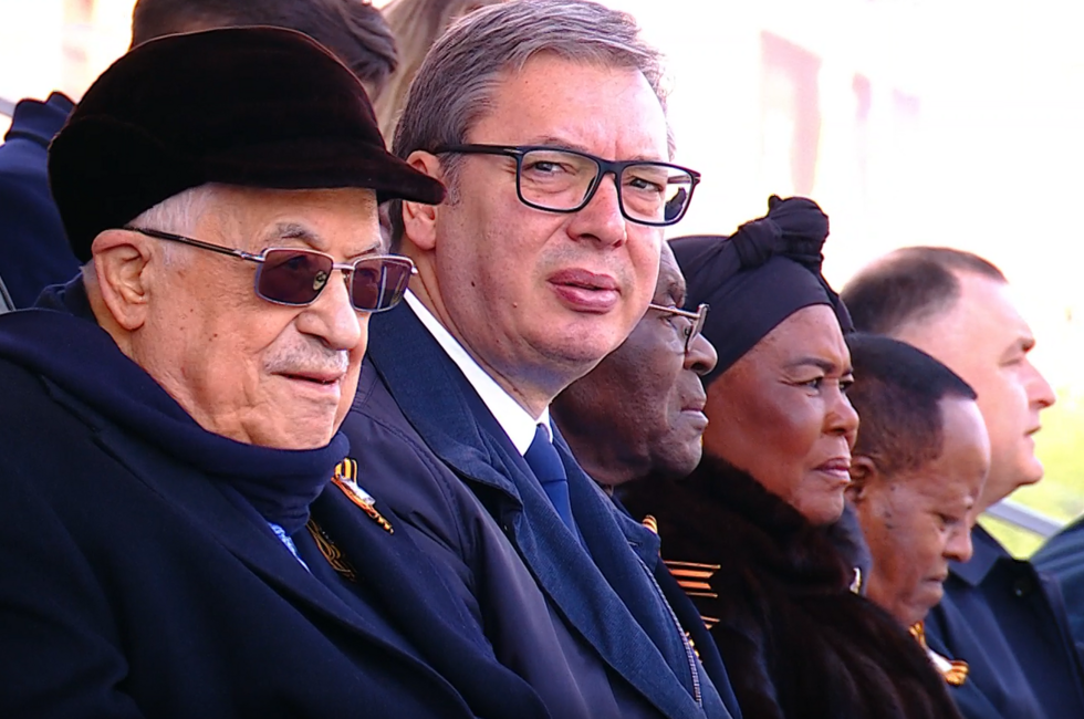 Скриншот трансляции Парада Победы 9 мая 2025