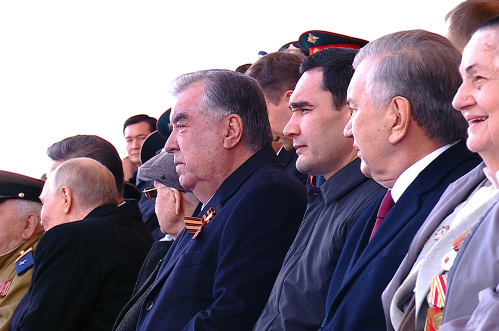 Скриншот трансляции Парада Победы 9 мая 2025