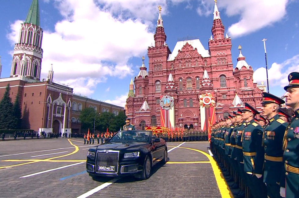 Скриншот трансляции Парада Победы 9 мая 2025