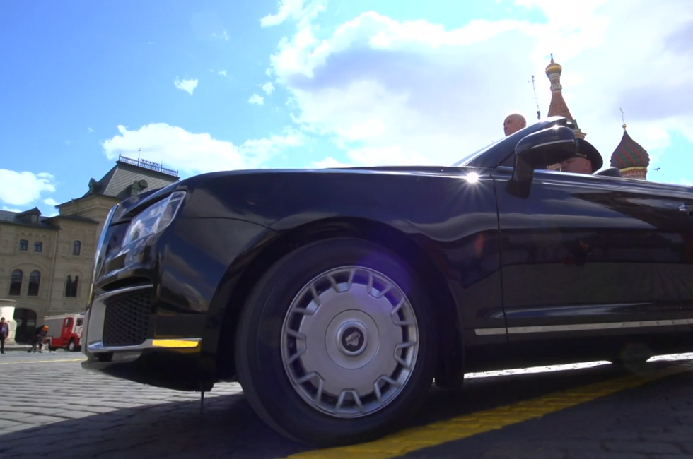 Скриншот трансляции Парада Победы 9 мая 2025