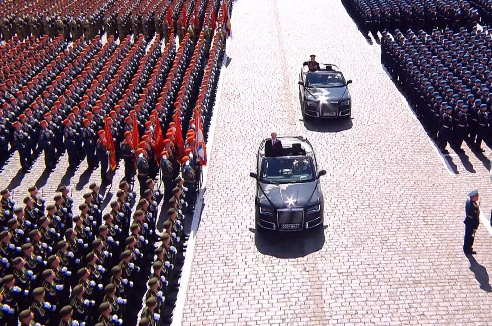 Скриншот трансляции Парада Победы 9 мая 2025