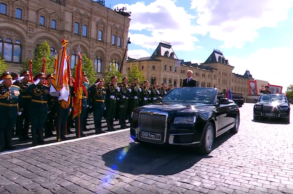 Скриншот трансляции Парада Победы 9 мая 2025