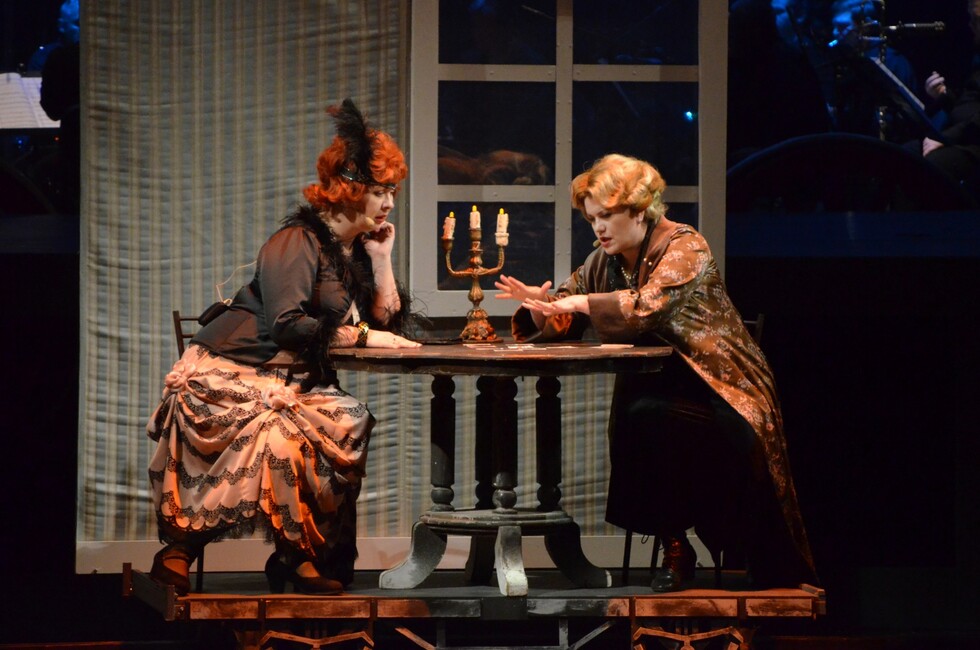 Фото: Донецкий государственный академический музыкально-драматический театр имени М.М. Бровуна