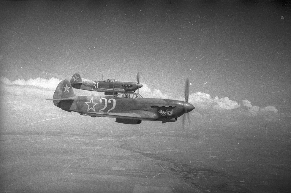 Авдеевская эскадрилья в воздухе, 1941 год, Карельский фронт. Фото: Евгений Халдей/Общественное достояние