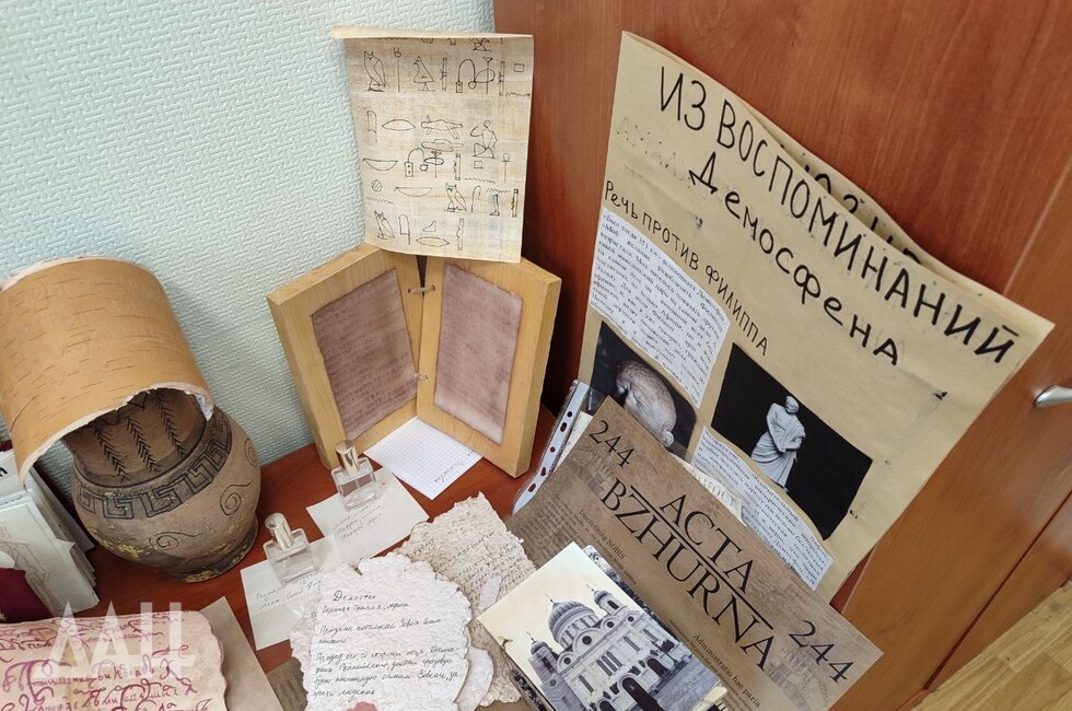 Работы студентов Григория Владимировича. Фото: Донецкое агентство новостей